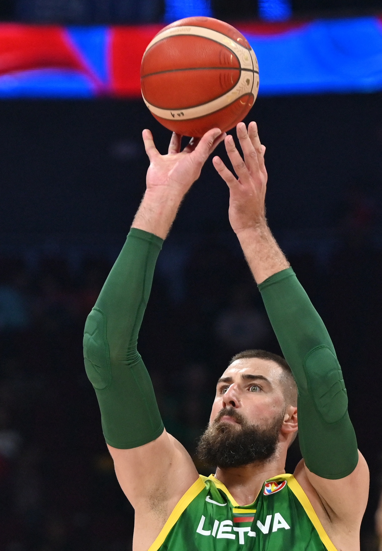 开云体育中国官方网站-立陶宛热身赛109-105险胜拉脱维亚 瓦兰贡献16+4 波津空砍22+5+3