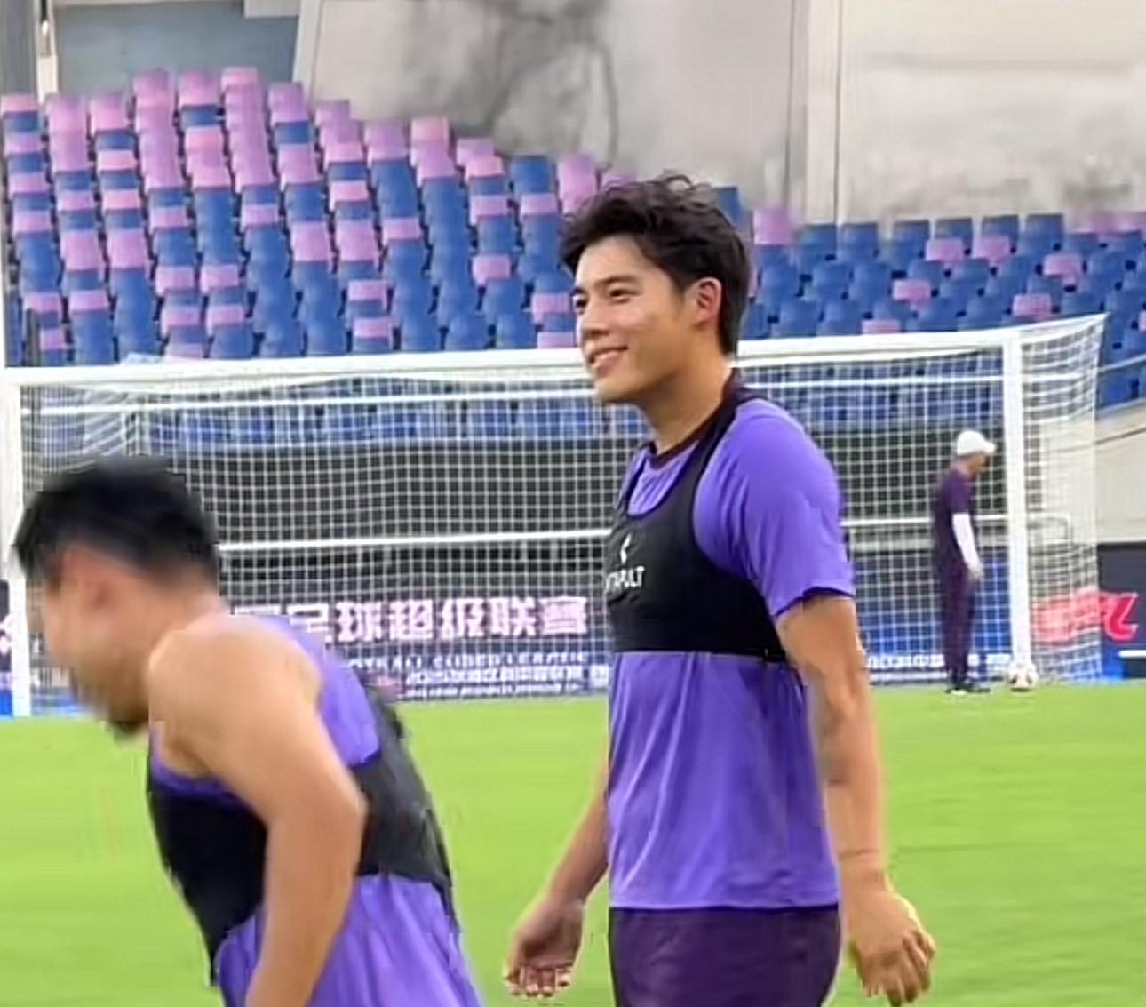 开云体育中国官方网站-于根伟：李嗣镕的职业素养很好，知道要通过努力慢慢获得机会