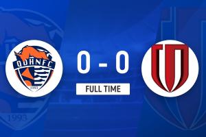 半场-青岛海牛0-0成都蓉城 罗森文飞&amp;德尔加多染红 萨里奇伤退