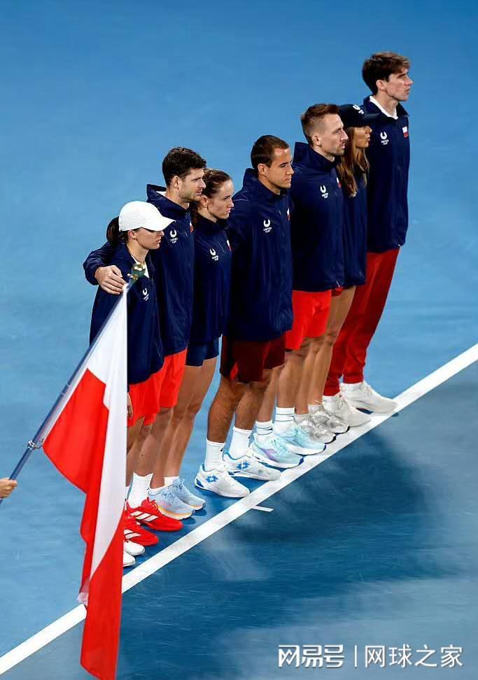 开云体育-波兰逆转首夺联合杯，本西奇送蛋丝袜仍难救主，瓦林卡被批拖油瓶